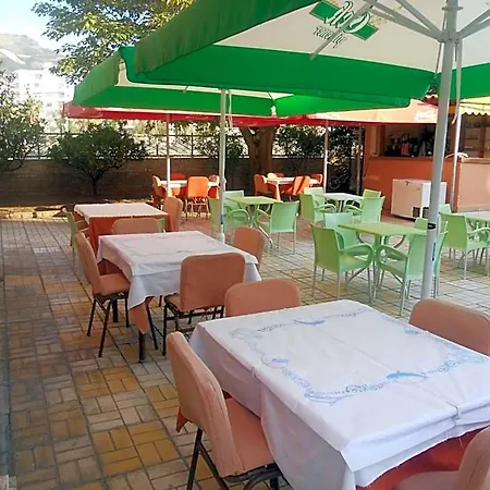 Onorato فلورا